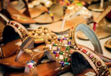 ఇక ఇండియన్స్ అందరికీ కరెక్ట్ సైజు చెప్పులు