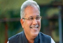 కొరడాతో కొట్టించుకున్న సీఎం…