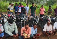 ముందే మొదలైన కోడిపందాలు…