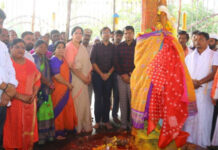 రాష్ట ప్రజలపై చల్లని దీవెనలు ఉండాలి: మంత్రి సత్యవతి