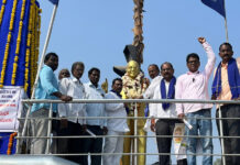 గోరెగావ్ అమర వీరులకు నివాళి