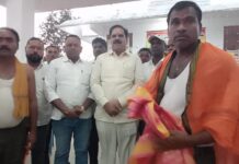 కొత్త తిరుపతిని దర్శించుకున్న మాజీ ఎమ్మెల్సీ