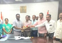 జిల్లా కలెక్టర్ ను కలిసిన ఎంఈఓ ల బృందం