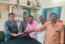 పంచాయతీ కార్యదర్శి పై చట్టపరమైన చర్యలు తీసుకోవాలి