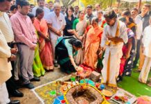 పాఠశాల భవనానికి భూమి పూజ