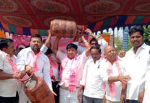 గ్యాస్ సిలిండర్ ధరలను వెంటనే తగ్గించాలి