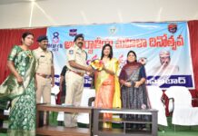 మహిళలు అన్ని రంగాలలో రాణిస్తూ తమ సత్తా చాటుతున్నారు