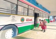 బస్సు” కాదిది…అందమైన గూడెం “బడి”