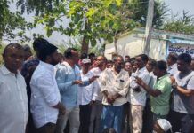 ఉపాధి హామీ కూలీల పట్ల అధికారుల నిర్లక్ష్యం