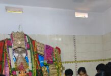 అమ్మవారికి దర్శించుకున్న భక్త జనులు