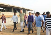 క్షేత్ర స్థాయిలో రైల్వే ట్రాక్ పనులు పరిశీలించిన. మంత్రి హరీష్