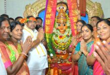 కొలువు తీరిన నూతన పాలకవర్గం