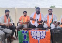 అంబులెన్స్ హామీ మరిచిన ఆరోగ్య మంత్రి.!