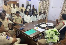 కార్మికులను అన్ని విదాలుగా ఆదుకుంటాం