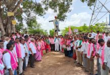 హుస్నాబాద్ లో కాంగ్రెస్ పై నిరసన