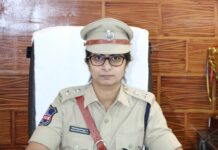 బాల్యమంటే ఒక చిరు నవ్వు..