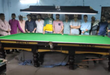 స్నూకర్ స్థావరంపై టాస్క్ ఫోర్స్ పోలీసుల దాడి