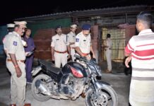 నేరాల పట్ల ప్రజలు అప్రమత్తంగా ఉండాలి: డిప్యూటీ పోలీస్ కమిషనర్