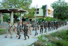 కేంద్ర బలగాలతో మండల కేంద్రంలో కవాతు