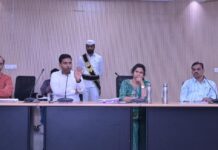 ఎన్నికలను నిష్పక్షపాతంగా నిర్వహించాలి: జిల్లా కలెక్టర్