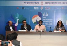 గాలా ప్రీమియర్ గాంధీ టాక్స్