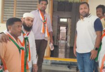 ఇంటింటి ప్రచారంలో కాంగ్రెస్