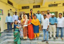 కళ్యాణ లక్ష్మి చెక్కులు పంపిణీ.