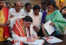 మంత్రిగా బాధ్యతలు చేపట్టిన పొన్నం