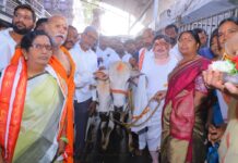 ప్రజలు సుఖ సంతోషాలతో సంక్రాంతి జరుపుకోవాలి: మంత్రి పొన్నం