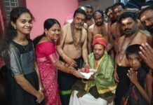 మేల్ శాంతి రవి ని సన్మానించిన అయ్యప్ప దీక్ష స్వాములు